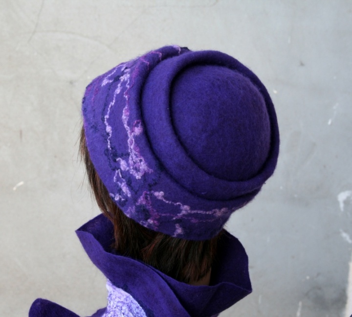 Package " Violet " picture no. 2