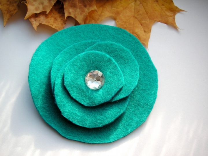 Felt brooch