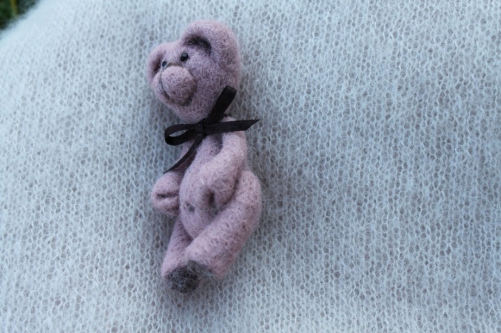 Teddy bear brooch picture no. 3