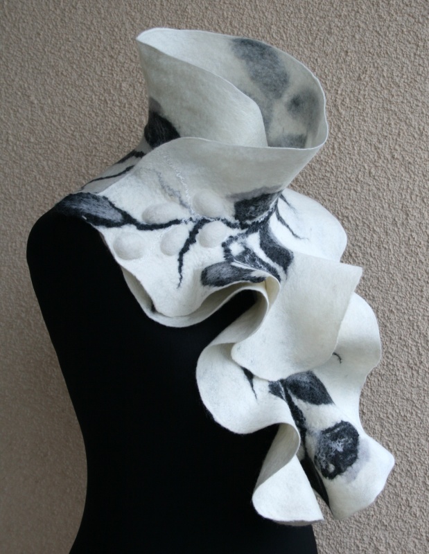 Scarf " gray bloom " picture no. 3