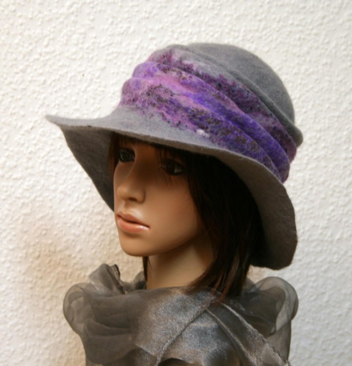 Hat " gray and purple "