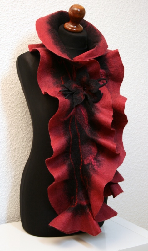 Scarf " Moving and raspberry "