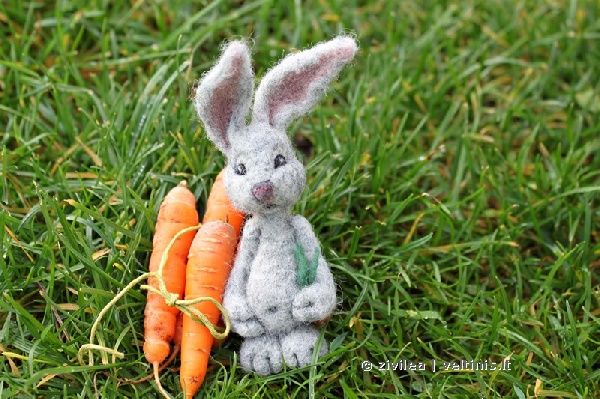 Bunny brooch