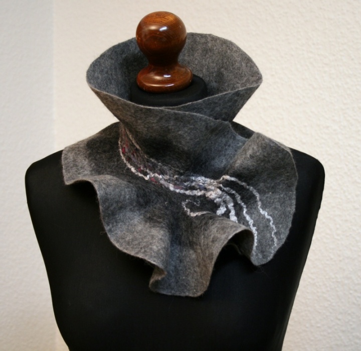 Collar " gray lily " picture no. 2