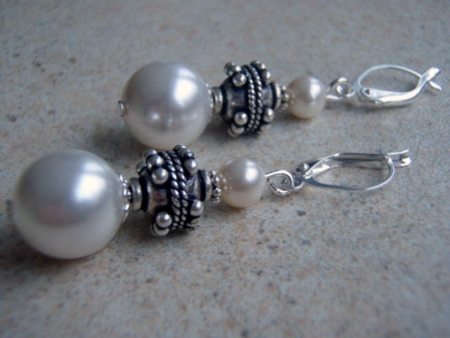 Gorgeous earrings with pearls sw