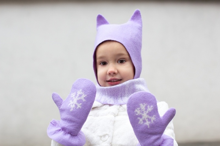 Gloves with snowflakes