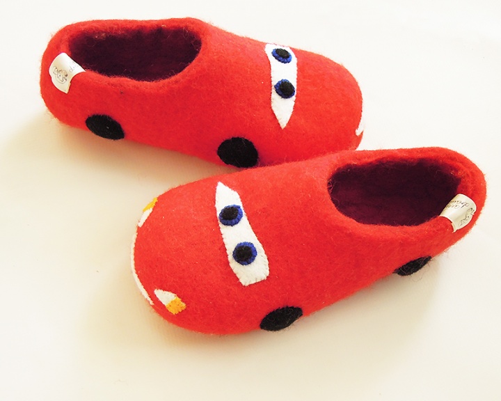 Makvyno slippers