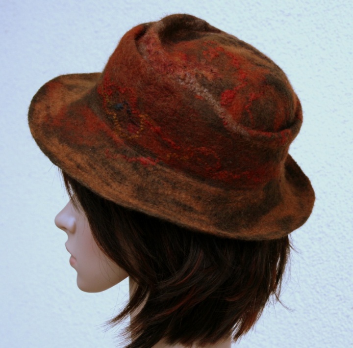 Hat " Sylvia -2 "