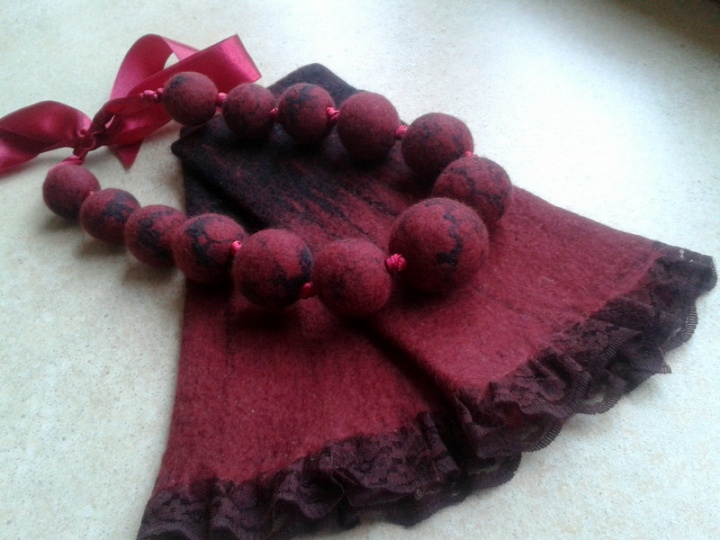 Bordeaux large necklace picture no. 2