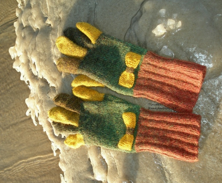 gloves with kukardom :) picture no. 2