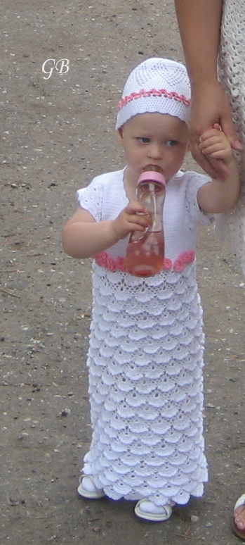 Crocheted christening dress picture no. 2