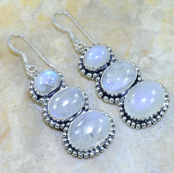 Earrings with moonstone