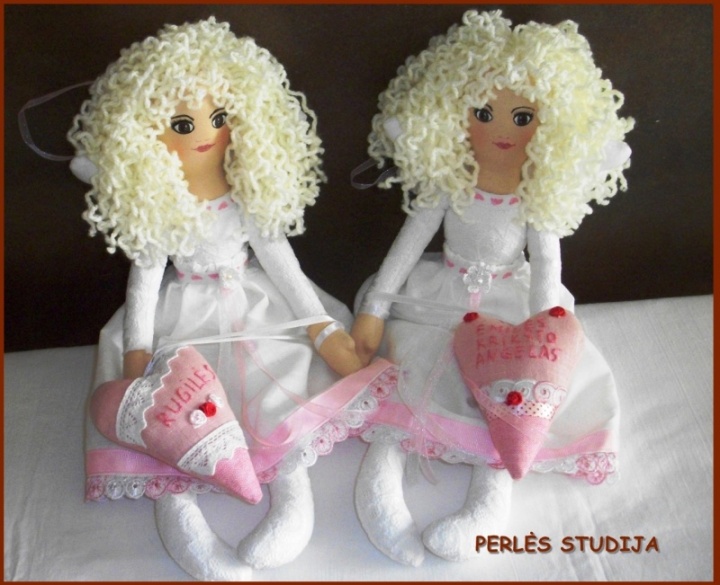 Linen dolls