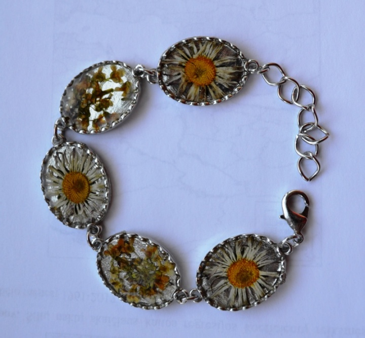 Bracelet with real flowers picture no. 2