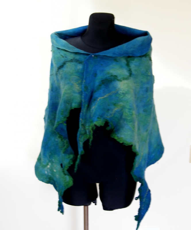 Felt Cloak " water " picture no. 2