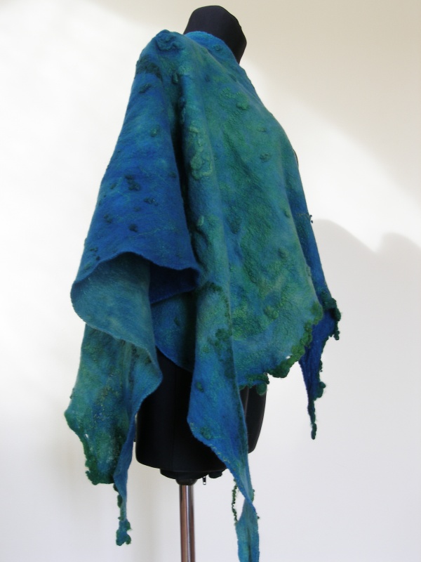 Felt Cloak " water " picture no. 3