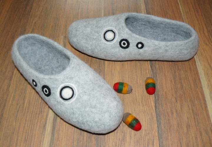 Felt slippers