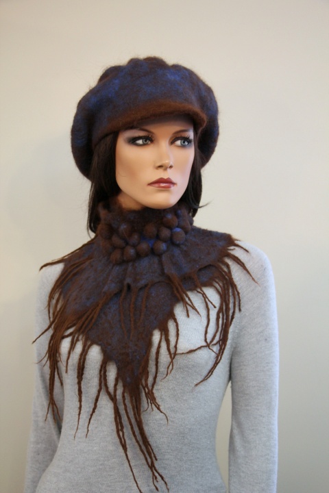 Wool hat with a scarf. picture no. 3