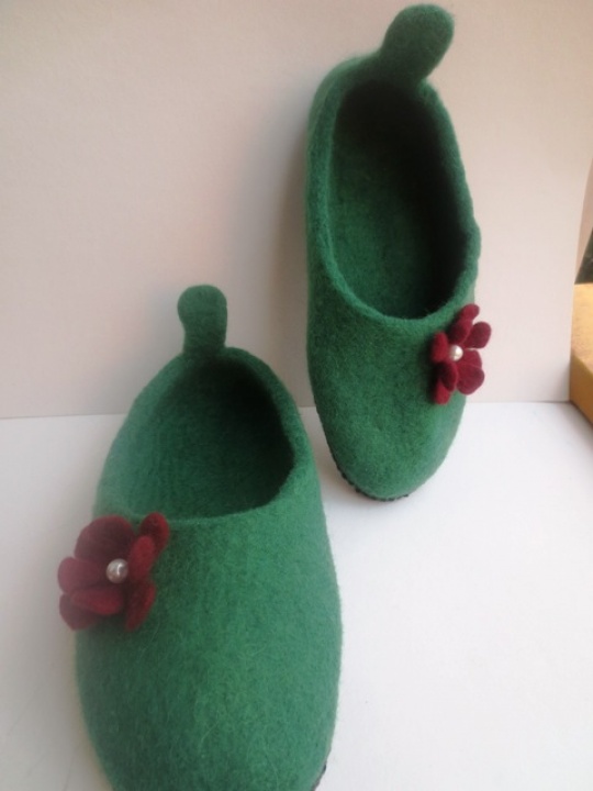 Slippers picture no. 2