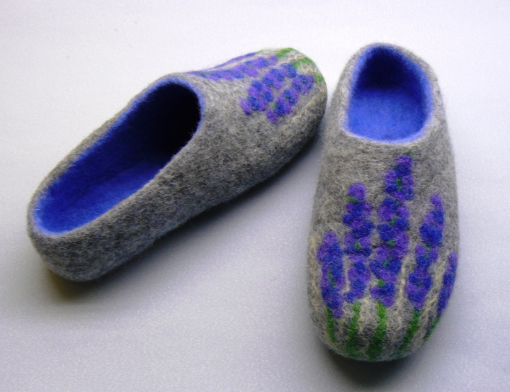 Felt slippers picture no. 2