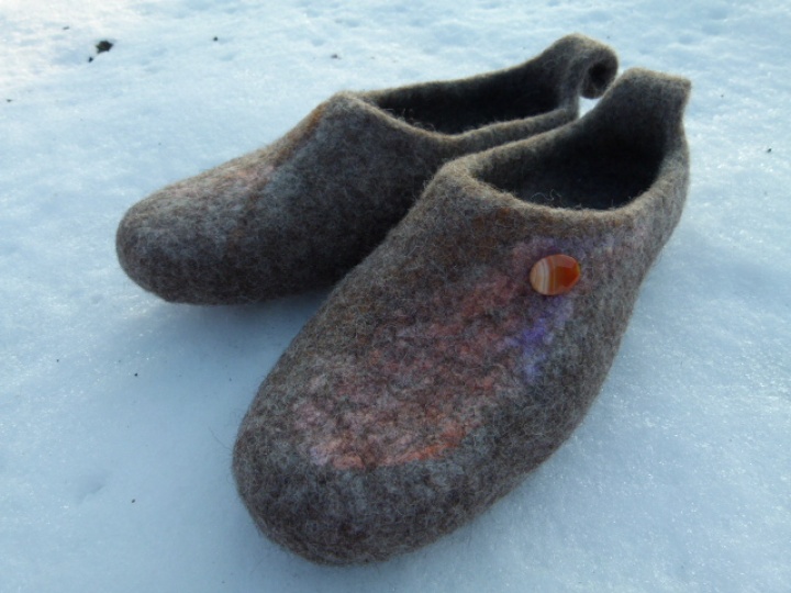 felted slippers " Being " picture no. 2