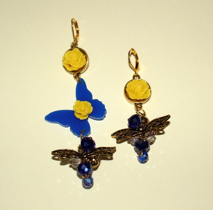 Earrings with blue butterfly