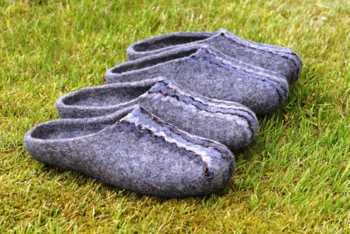 Man felted slippers picture no. 3