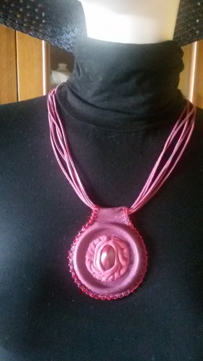 Pink pendant picture no. 2