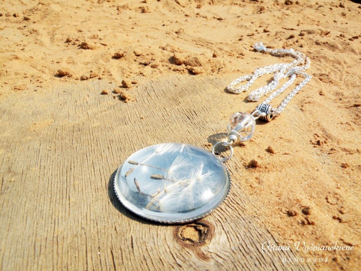 Neck pendant with natural plants " Dandelions fluff " picture no. 2