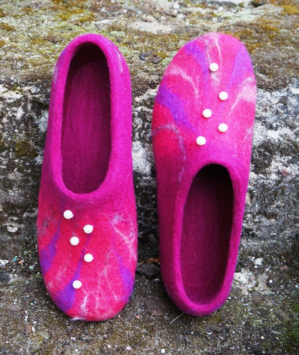 Felted slippers for women.Clogs. 