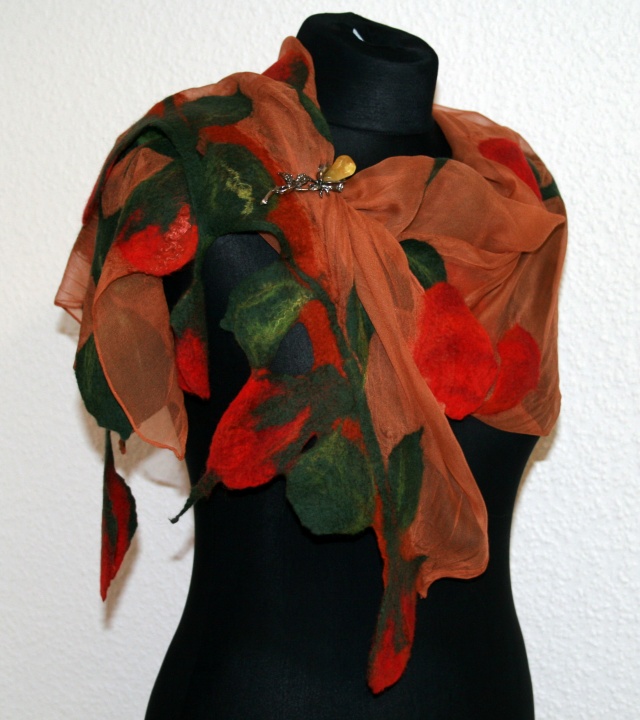 Veltas scarf ,, Rose ,, rain picture no. 2