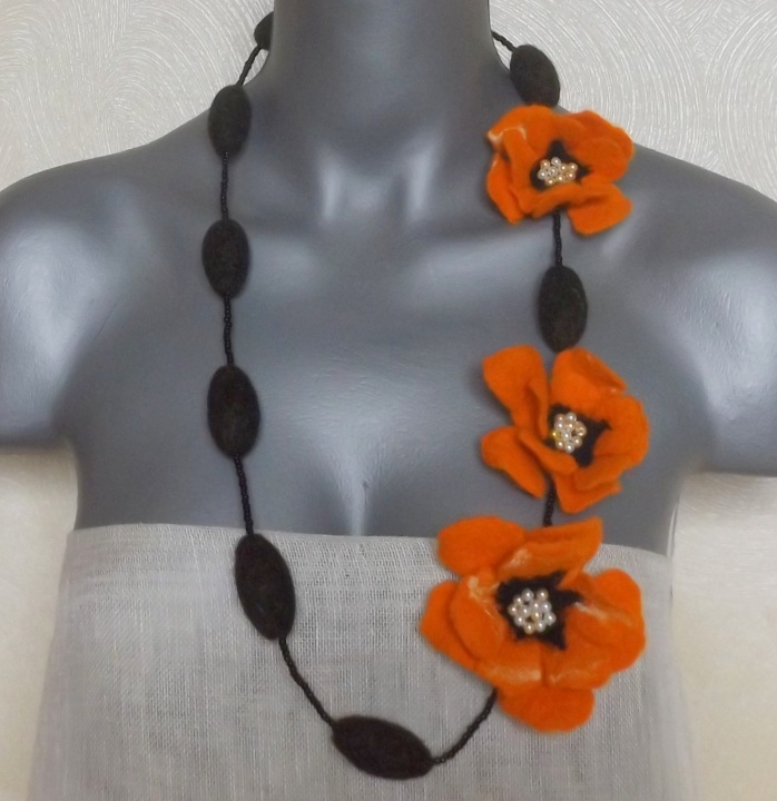 felting processes Jewelry " orange flowers "