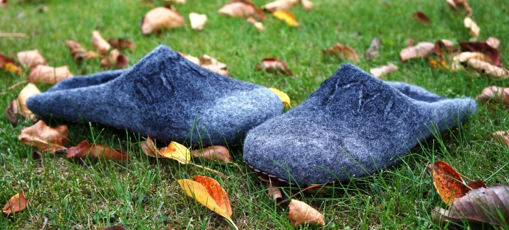 Wool felt slippers. Felt shoes for men. 