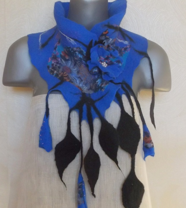 felting processes scarf blue-black