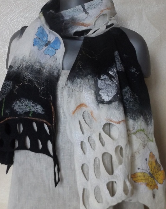 merino wool scarf "Winter butterfly" picture no. 2