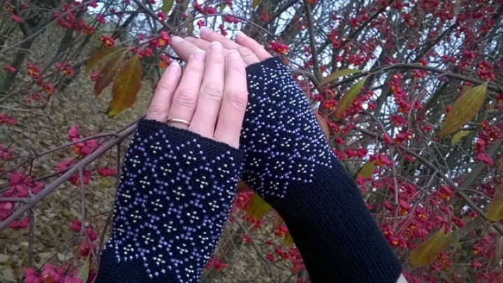 Knitted wristlets with beads - "Autumn" picture no. 3