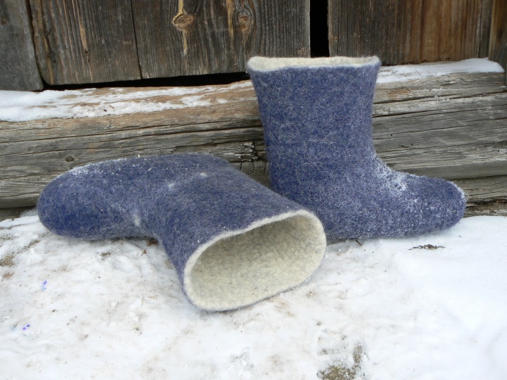 Handmade felted shoes picture no. 2