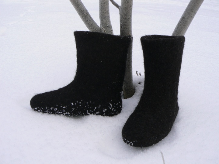 Handmade felted shoes Black picture no. 2