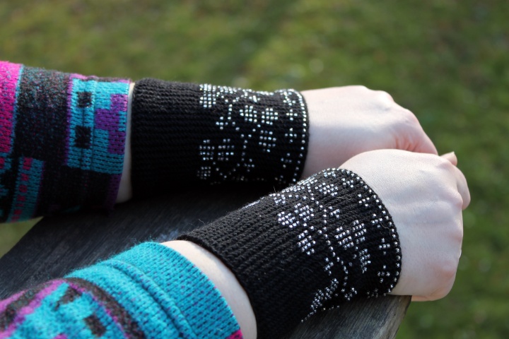 Black Wrist Warmers, Clover Pattern Beaded Arm Warmers, Fingerless Gloves picture no. 2