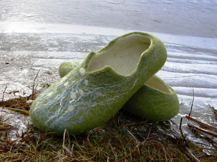  Slippers - Snowdrops