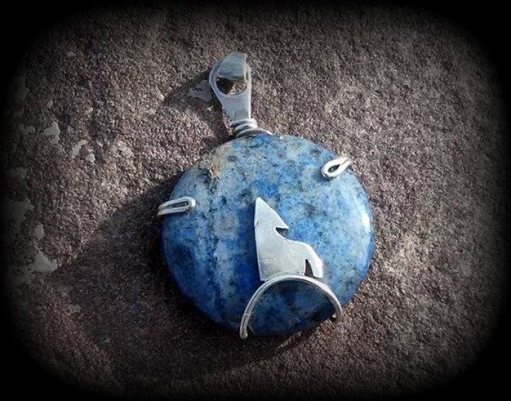 Pendant with silver wolf picture no. 3