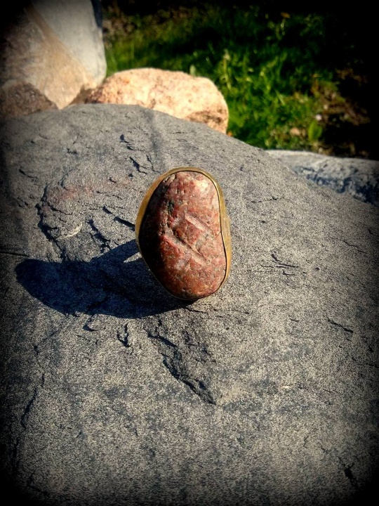 Ring with seaside stone