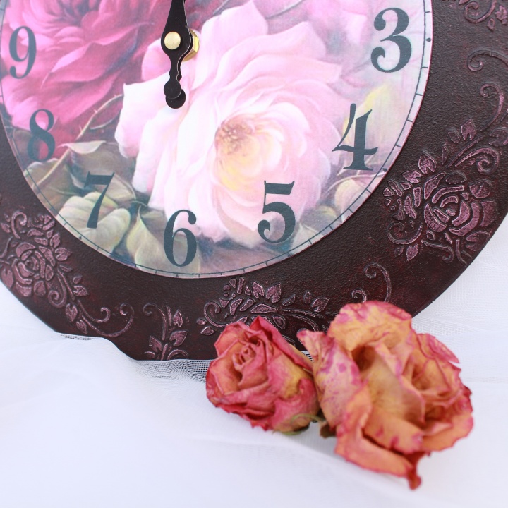 Large Wall Clock "Roses" picture no. 2