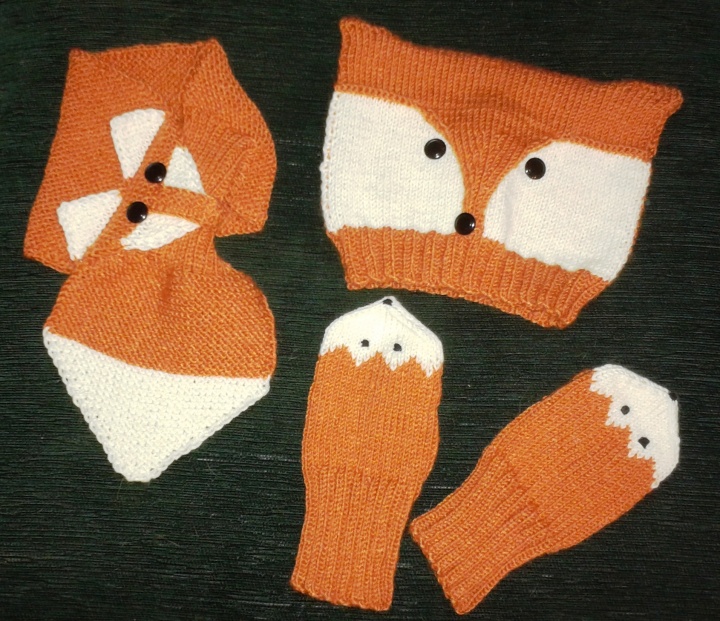 Foxie set of hat, scarf and mittens