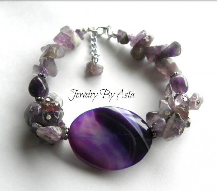 Beautiful Amethyst Agate Gemstone Bracelet