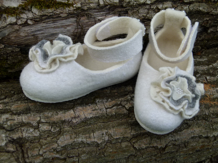 Girl Christening shoes, "childhood" picture no. 3