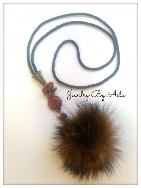 Fashion Handmade Sand Stone Gemstone Beads Fox Fur Necklace picture no. 2