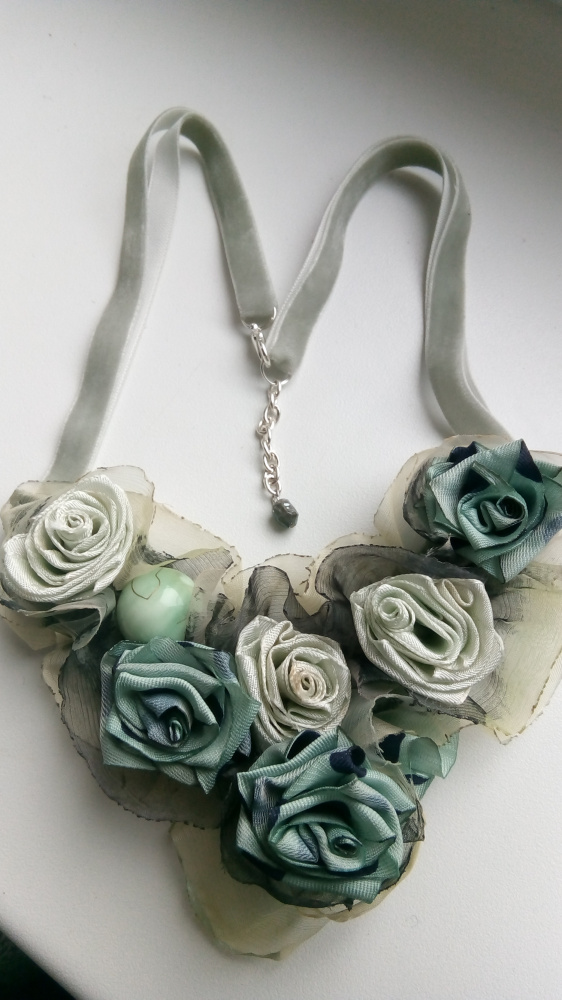 textile neck adornment "Mint"