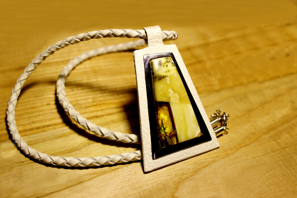 Genuine leather neclace with amber mosaic picture no. 2