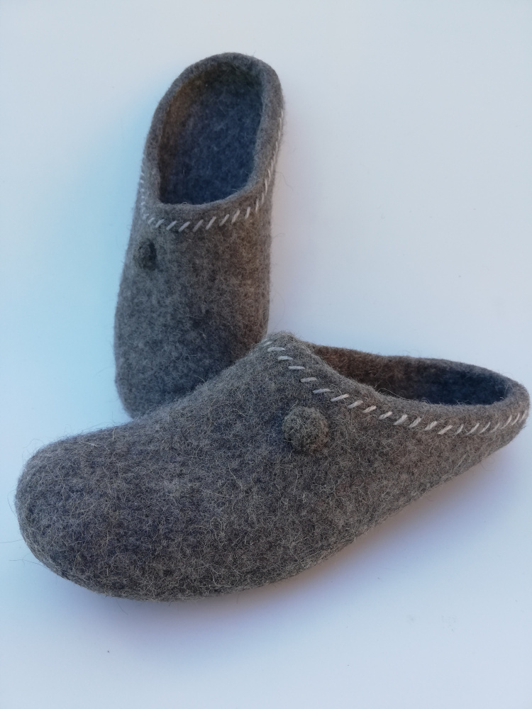 Naturally gray slippers picture no. 2